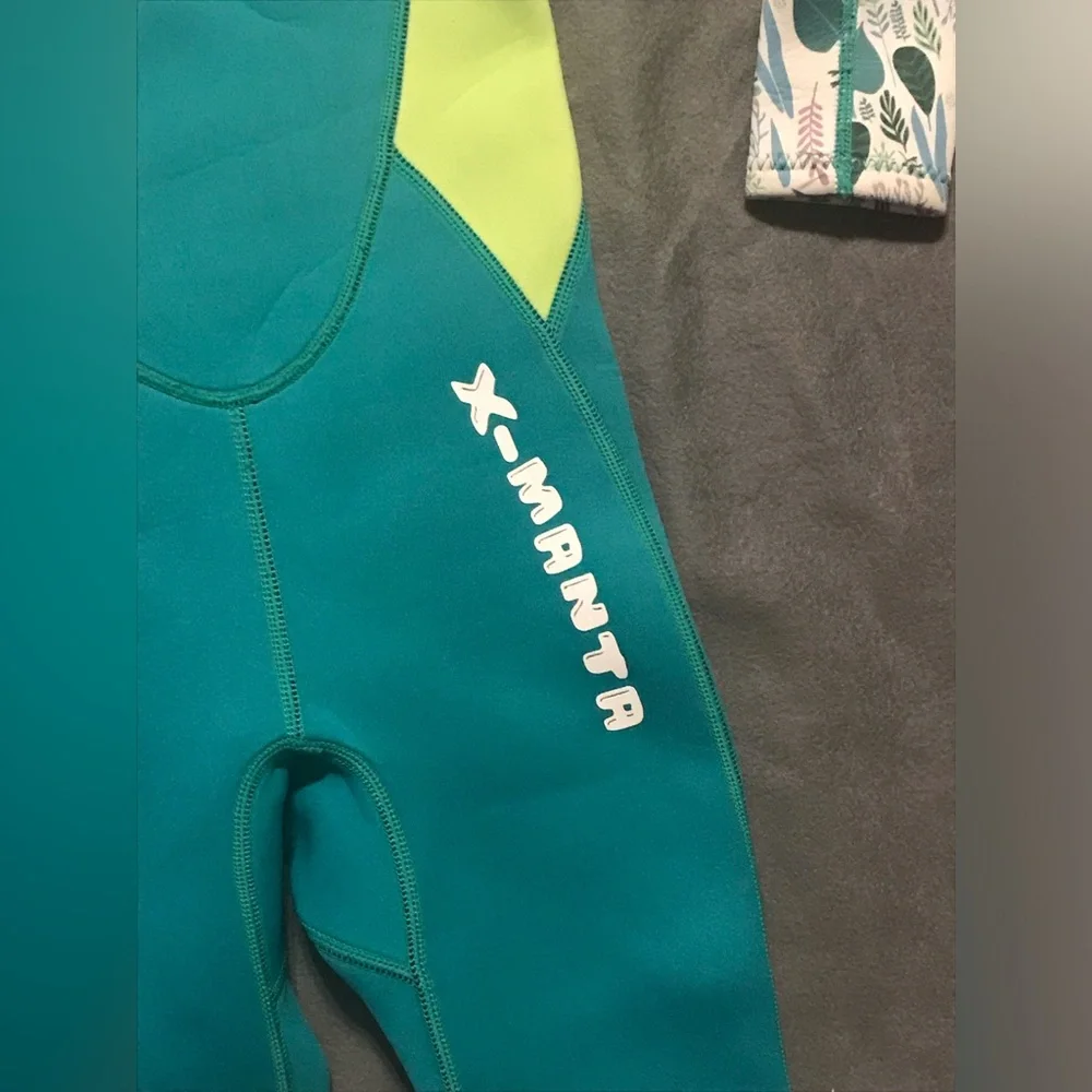 NWOT Kids Wetsuit